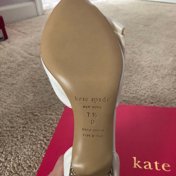 Kate Spade Sala Gold Heel Pumps - NEVER WORN - Size 7.5 - Picture 2 of 7